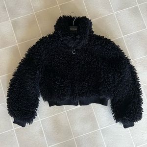 URBAN OUTFITTERS CROPPED FUZZY JACKET